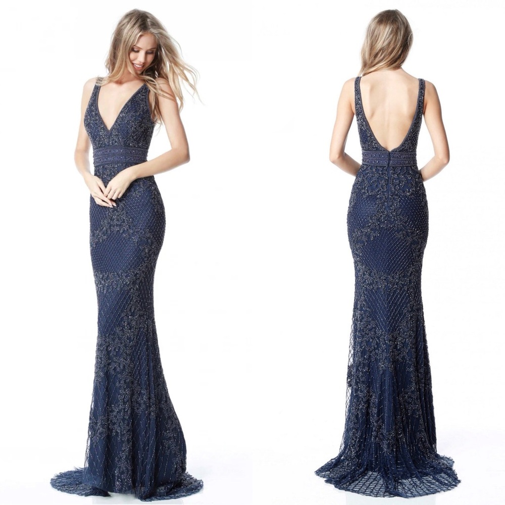 Sherri Hill Fully beaded fitted gown with a train and a beaded waistband Size 00